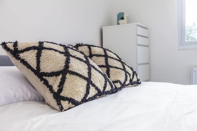 Bright, Chic Home with Roomy En-Suite Bedrooms Main Photo