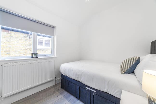 Bright, Chic Home with Roomy En-Suite Bedrooms Main Photo