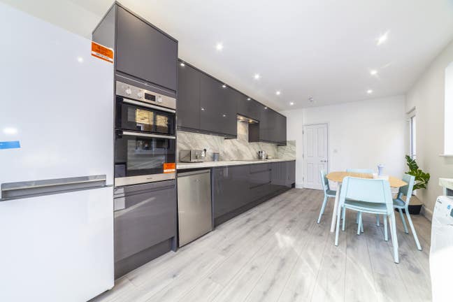 🏠 Chic & Contemporary Residence Main Photo