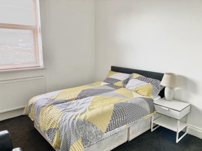 Spacious Double En-suite Room To Let  Main Photo