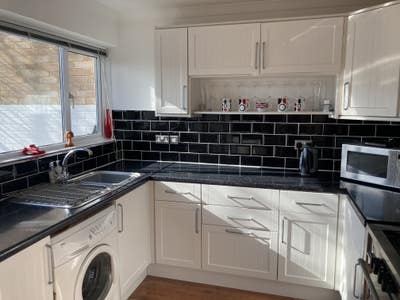 Furnished Double Room Available  Main Photo