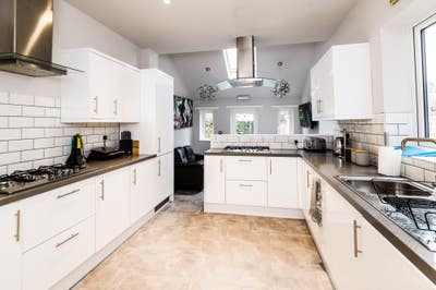 En suite double close to Council Offices Main Photo