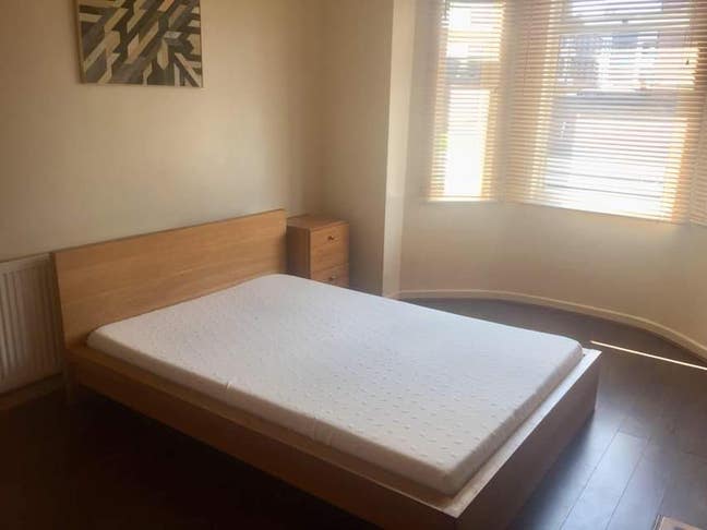 Double room in quiet shared house Main Photo