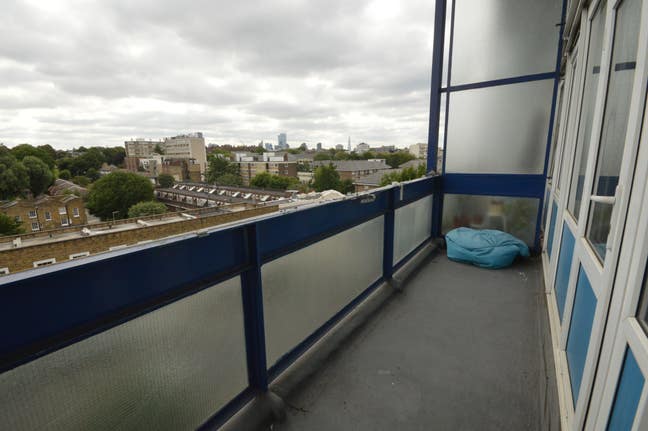 3-Bedroom Flat with Balcony – Caledonian Road Main Photo