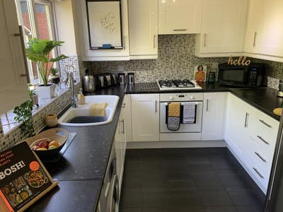 Smart Dbl Ensuite inc Bills, 500+ Fibre,Wkly Clnr Main Photo