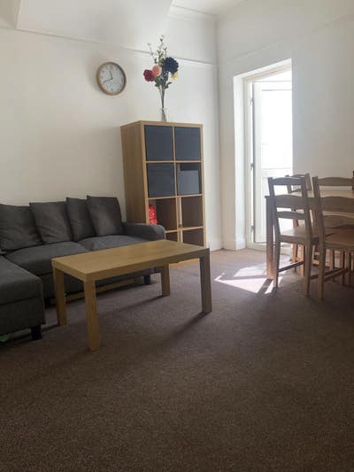  Plaistow  station (male preferred)
 Main Photo