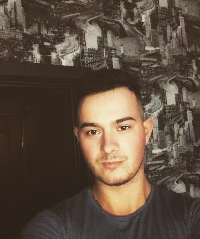 Quiet professional looking for a room (long-term) Main Photo