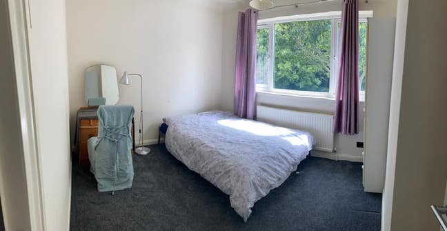 Spacious Double Room in a modern house Main Photo