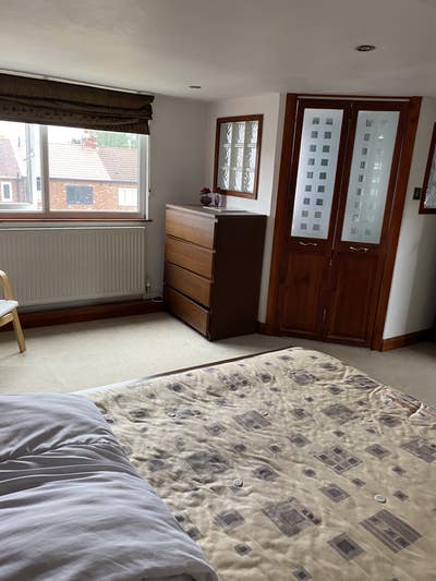 Large double ++ en-suite loft room  Main Photo