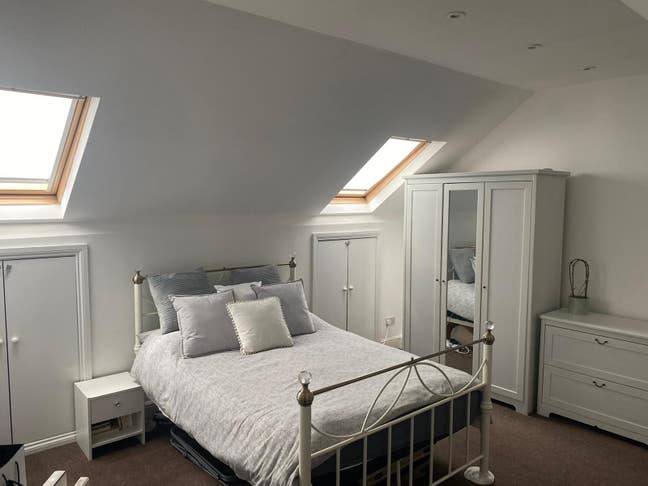 Beautiful Double Room - Available Now Main Photo