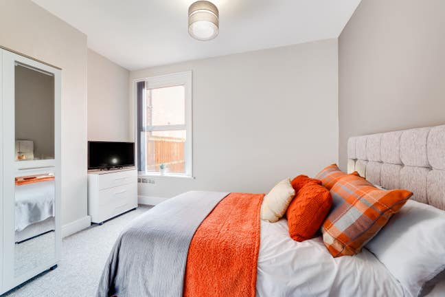 Big double en suite close to City Centre Main Photo