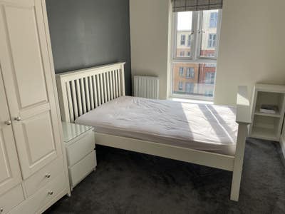 Double room in a two bed flat. I am home 4 day/mth Main Photo