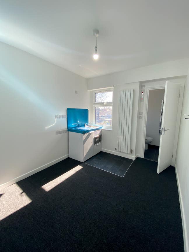 New En-Suite Room close to Central Line  Main Photo