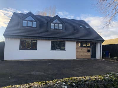 Serviced Accommodation- En-suite Double Room Main Photo