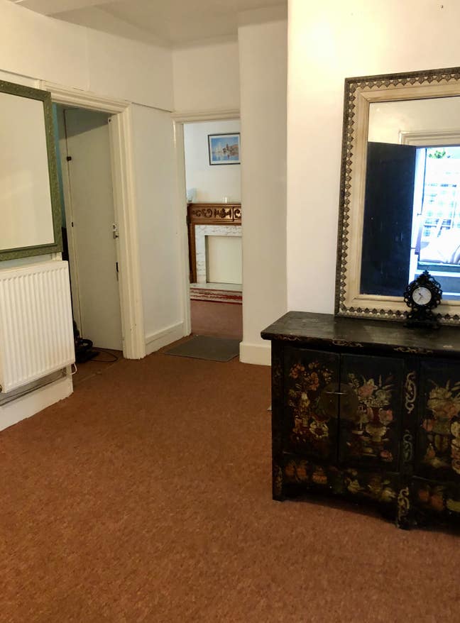 Lovely large room in heart of Eastbourne Main Photo