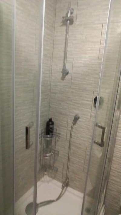 Room to let with your own private shower room  Main Photo