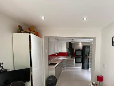 *Spacious House, Live-in Landlord, Close to Statio Main Photo
