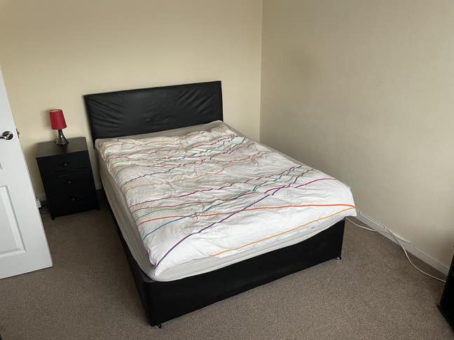 Room Available 2week deposit only Main Photo