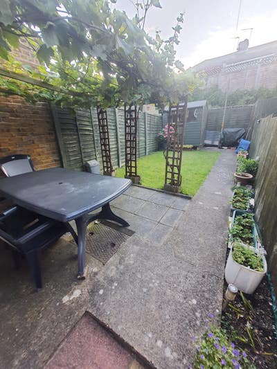 En-suite+garden+bills included+TV WiFi & Parking Main Photo