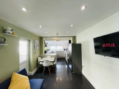 🌟 Fabulous Double Room with En-Suite Main Photo