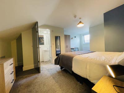 🌟 Fabulous Double Room with En-Suite Main Photo
