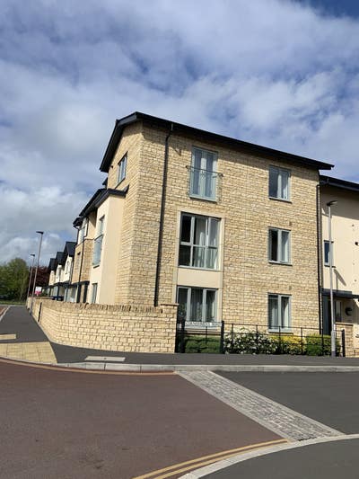 Modern Furnished Double Room - Lansdown Main Photo