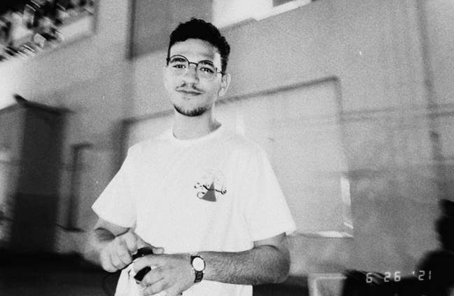 I am a professional aged 25. I am looking for... Main Photo