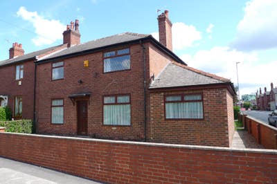 Superior Headingley Houseshare for Professional Main Photo