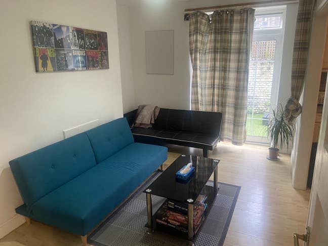 Camden - Room available in 2 bedroom flatshare.  Main Photo