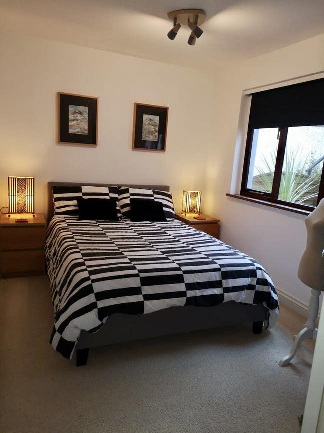 Double room, own bathroom, own living room Main Photo