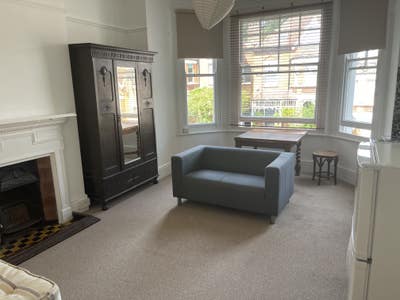 Rent Inc,Council tax,Water rates Heating,Hot water Main Photo