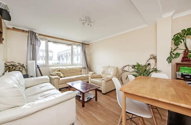 2 Double Bedrooms Available. Unbeatable Price!!  Main Photo