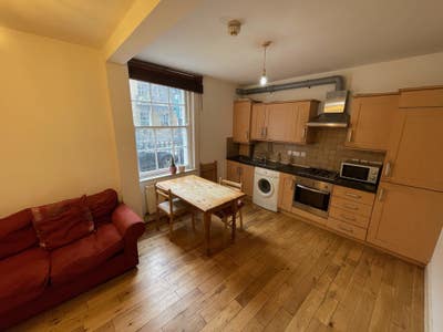 Very nice 1 double bed to rent in kings X Main Photo
