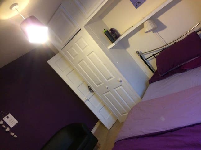 Spacious Double Bedroom available in WV6 area Main Photo