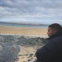 I am a professional male aged 28 I am lookin... Main Photo