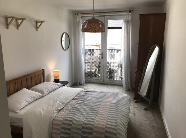 Modern, spacious flat in the heart of Dalston Main Photo
