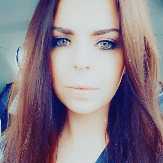 32 Female looking for flat to rent Main Photo