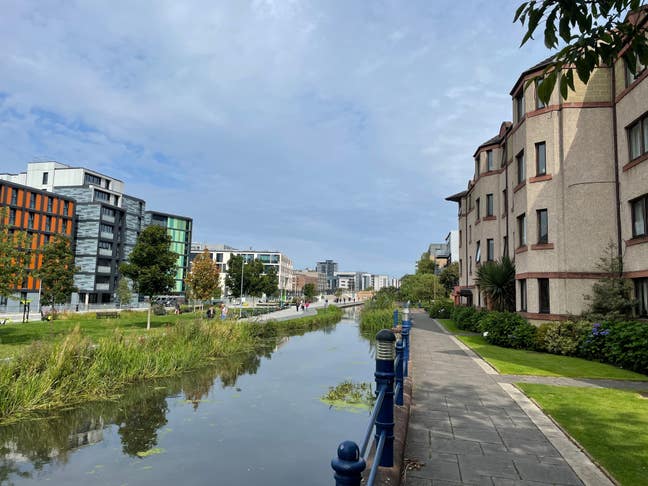2 double bedroom 1st floor furnished modern flat  Main Photo