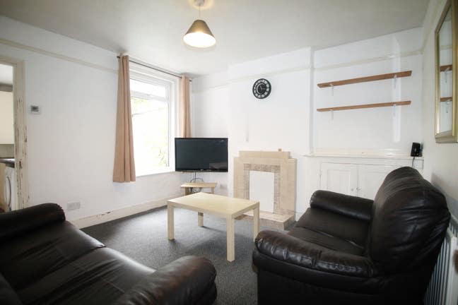 Canterbury Wincheap 2 Rooms available Main Photo