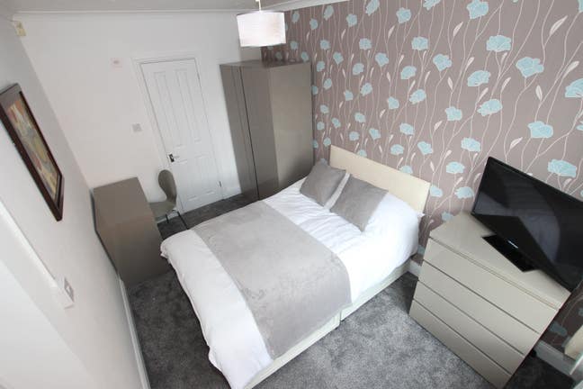 Spacious En-Suite Double Room in East Reading Main Photo