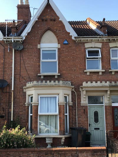 Victorian Terraced House Near the Centre of Brid Main Photo