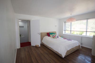 One Newly Refurbished En-Suite Double Bedroom Main Photo