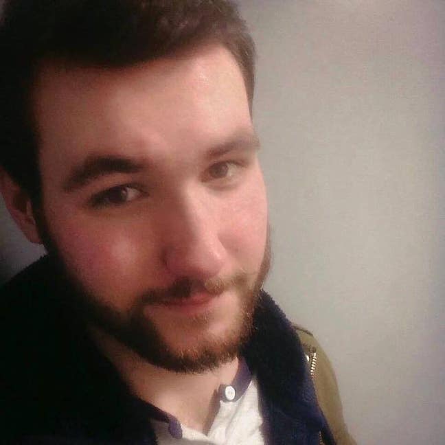 Tall guy looking for a flat share :)  Main Photo
