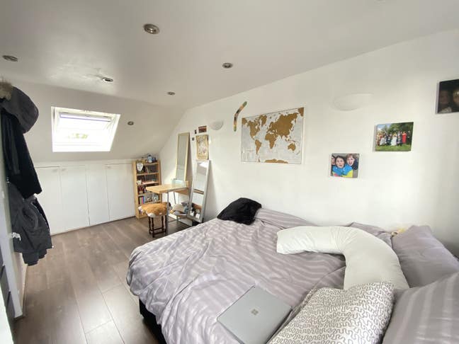 Loft En-Suite & Large Room to Rent Near City Main Photo