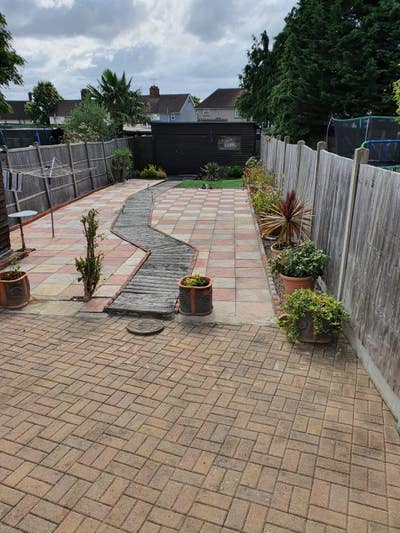 2 rooms to rent Aveley Main Photo