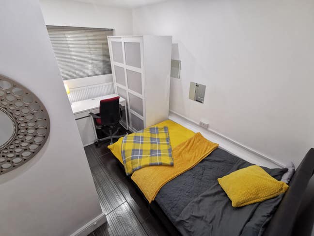 Large room & ensuite Canary wharf *all bills incl Main Photo