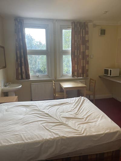&pound;900:Double room to rent in West Kensington Main Photo