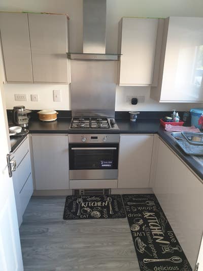 Double bedroom available  Main Photo