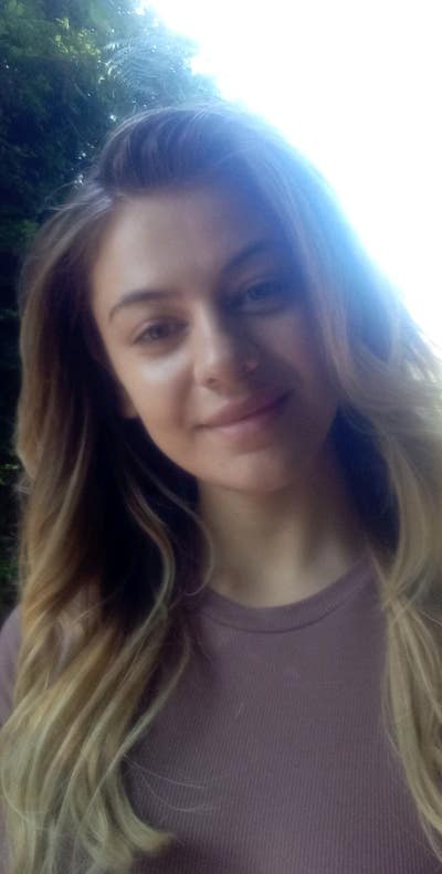 Professional Female seeks a single or double room Main Photo