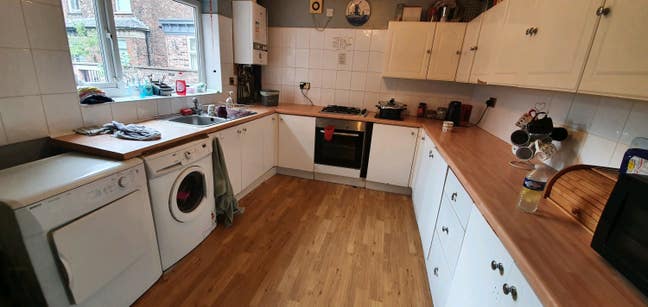 4 bed house close to city,hospital,uni,transport Main Photo